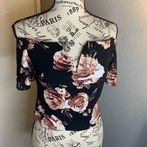 Cute flower crop top!